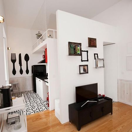 Get Lights And Books In A Flat Apartment Porto Bagian luar foto