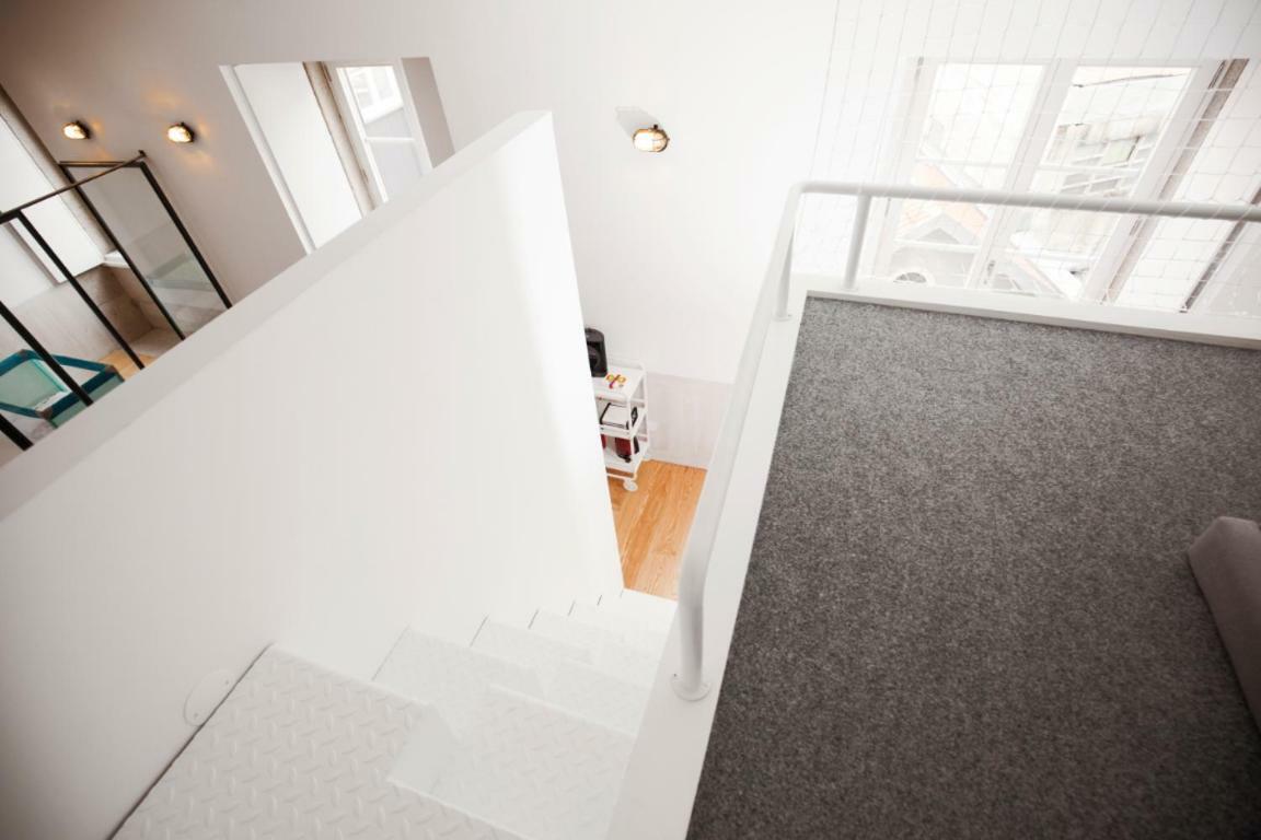 Get Lights And Books In A Flat Apartment Porto Bagian luar foto