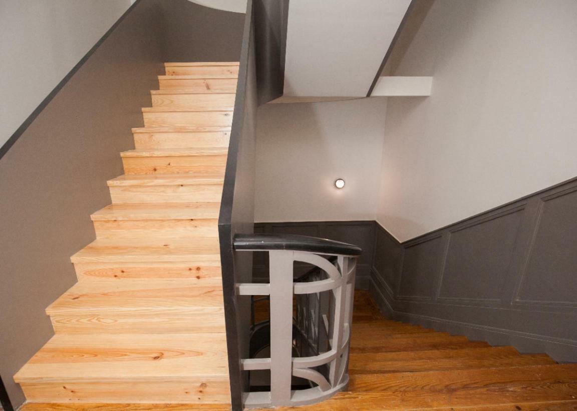 Get Lights And Books In A Flat Apartment Porto Bagian luar foto